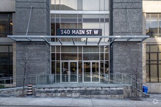 Building Photo - Regency on Main