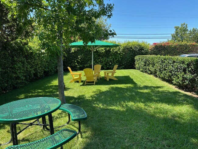 Foto del edificio - 253 Orlando St