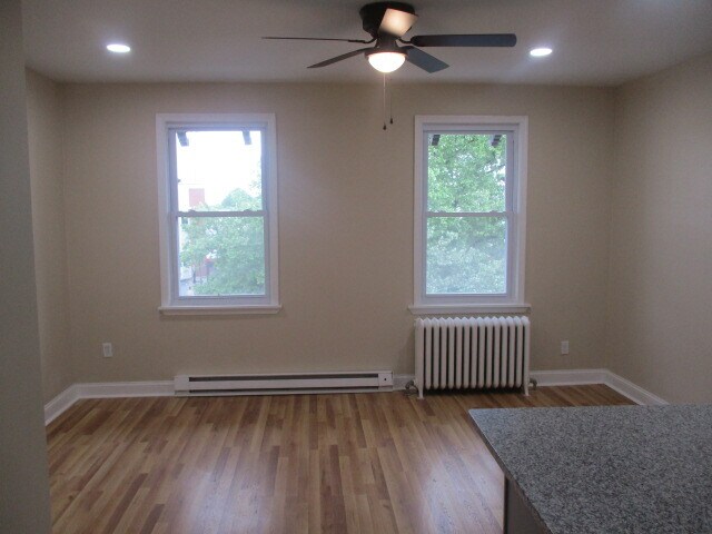 Building Photo - 4919 Catharine St