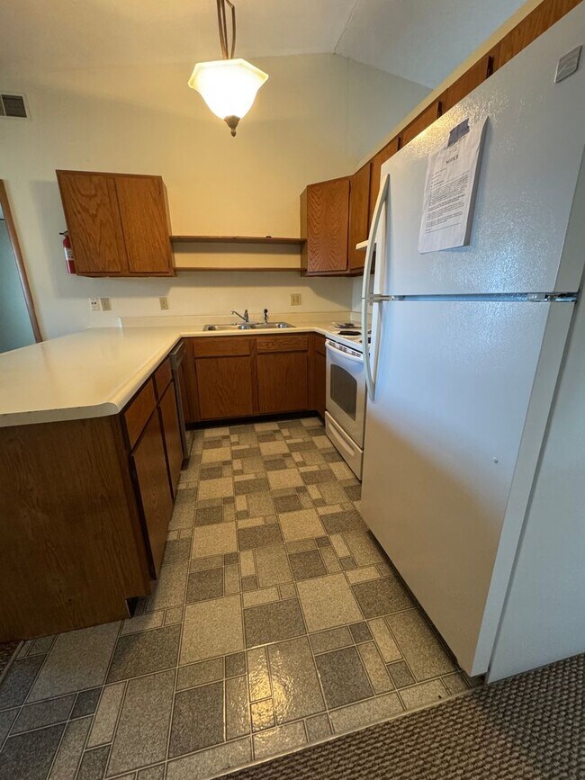 Foto del edificio - Available August 2025 and rents for $1,600...