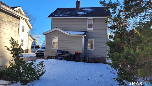 Foto del edificio - 10 Olmstead Pl