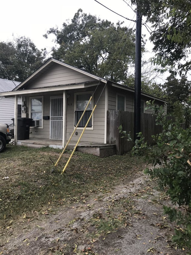 Primary Photo - 419 Milam