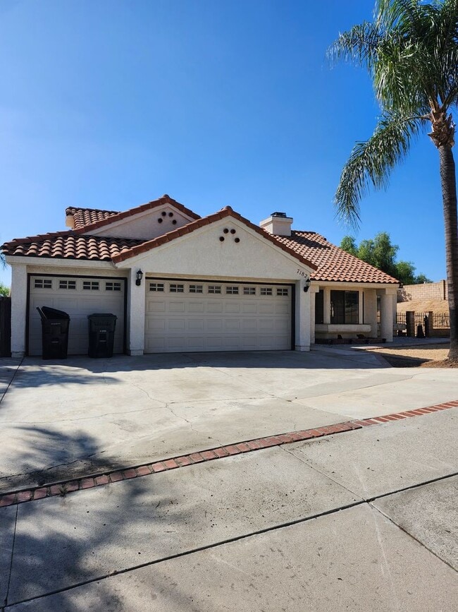 Building Photo - Charming Single-Story Home