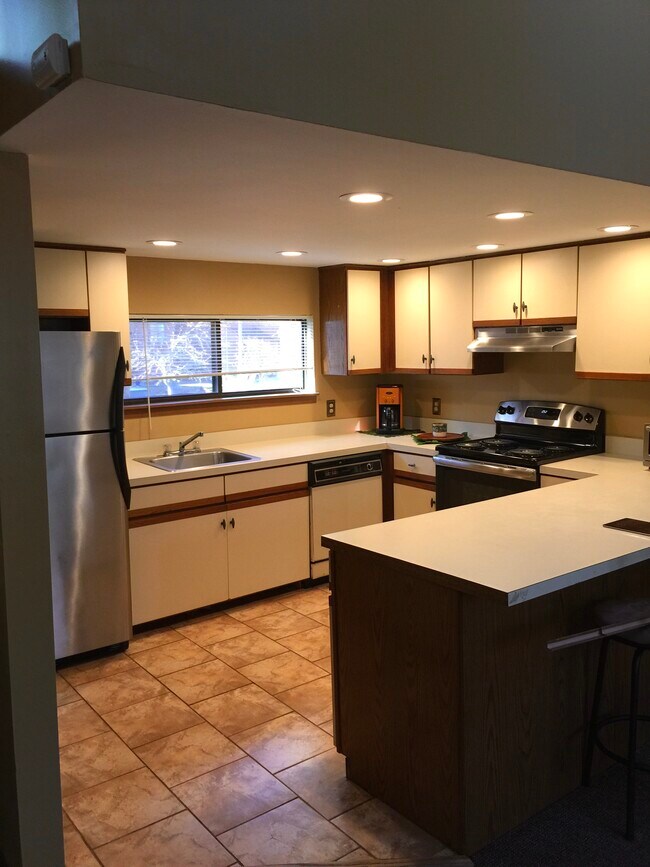 156 Stream Ct, Bushkill, PA 18324 Townhome Rentals in Bushkill PA