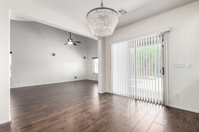 Foto del edificio - 16306 N 73rd Dr