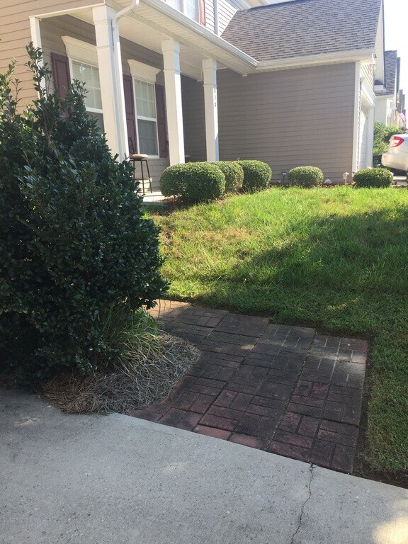 Building Photo - *** 1/2 OFF FIRST FULL MONTH OF RENT***