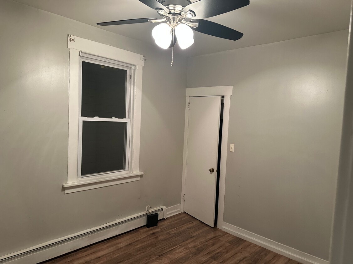 Building Photo - 20 E Henry St