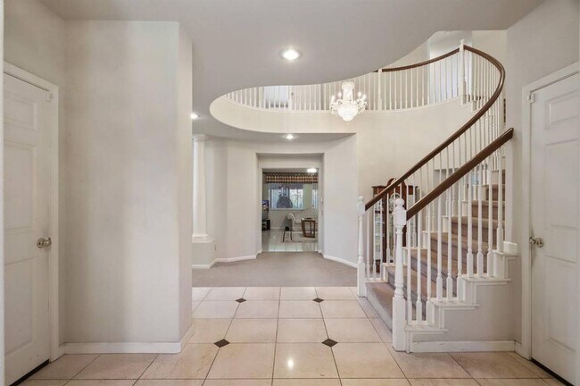 Foto del edificio - Beautiful home in a charming  neighborhood!!! Easy access to shopping and highways!!