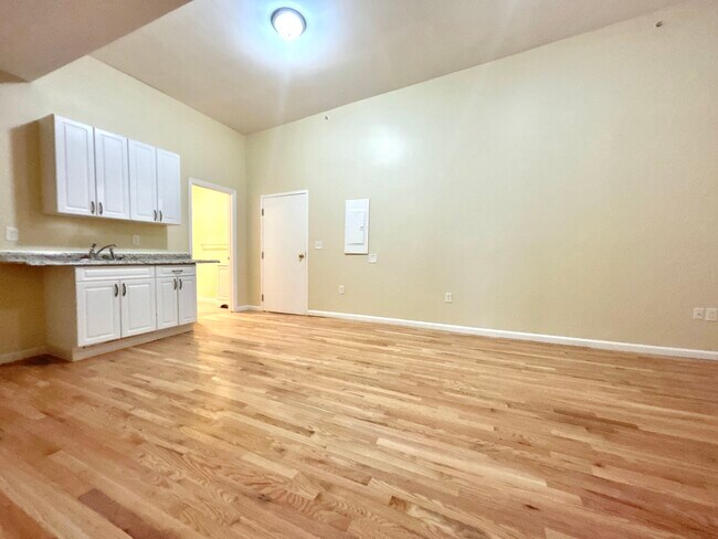 Foto del edificio - 135 W Main St