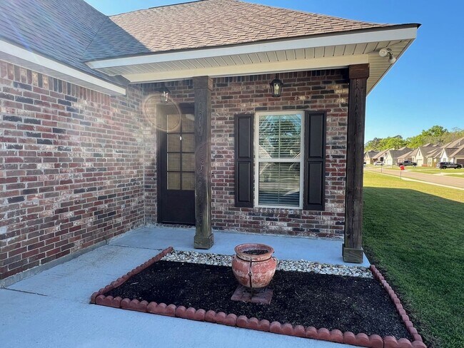 Foto del edificio - 9922 Stratford Dr