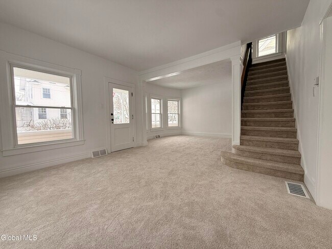 Foto del edificio - 13 Darwin Ave