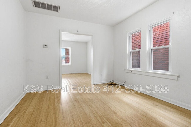 Building Photo - 545 Sixth Street - 2