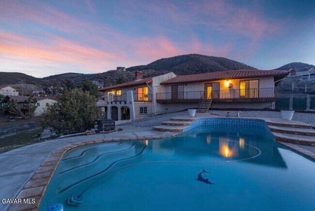 Foto del edificio - 1055 Lakeview Dr