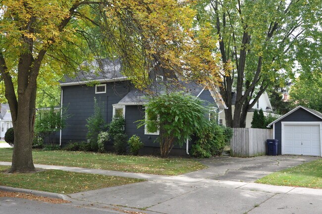 Foto del edificio - 945 Glen St