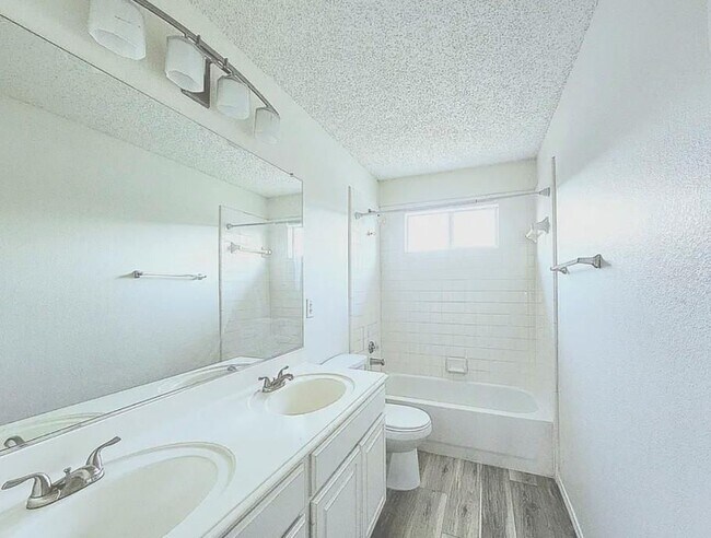 Building Photo - 3917 Rushden Ct