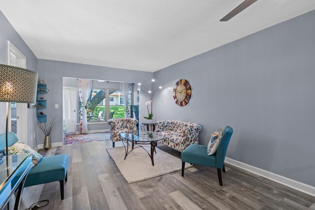 Building Photo - 1278 Mission Cir