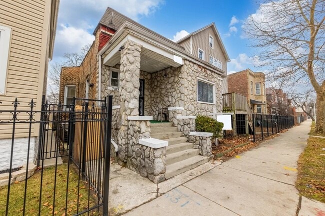 Photo - 7423 S St Lawrence Ave House