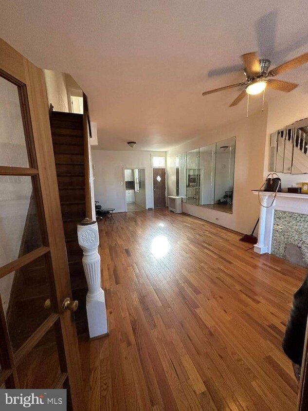Primary Photo - 1156 W Glenwood Ave