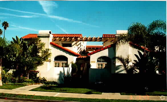 Building Photo - 1014-1016 Cota Ave