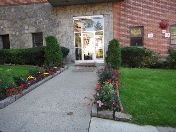 Building Photo - 220 Fisher Ave