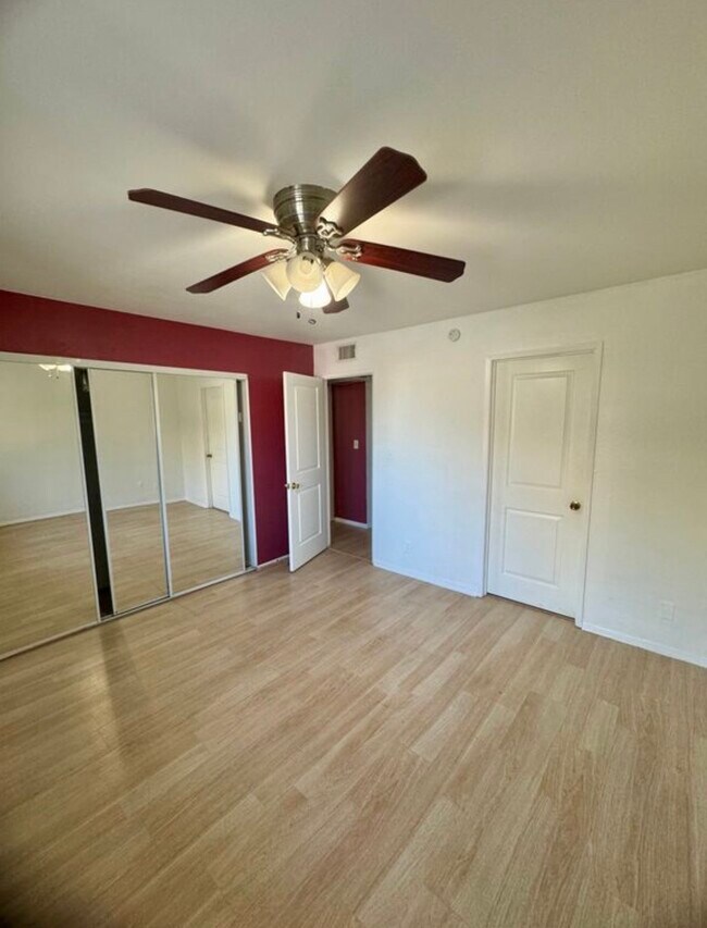 Dormitorio principal - 1745 Neil Armstrong St