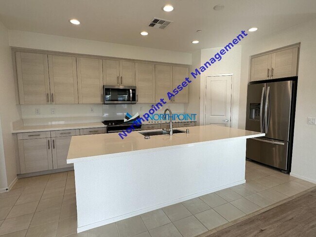 Foto del edificio - Beautiful 4BR 3.5BA Home w/ Community Pool and Spa Access • Quartz Kitchen • 2-Car Garage • Balco...