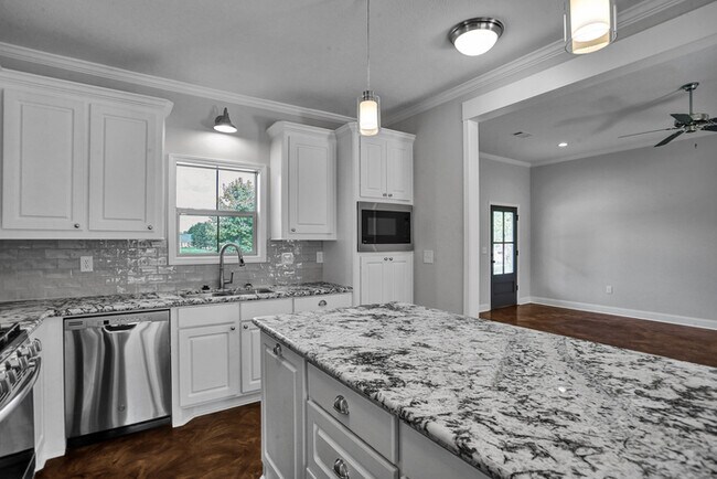 Building Photo - Exquisite 3 Bedroom in Canton