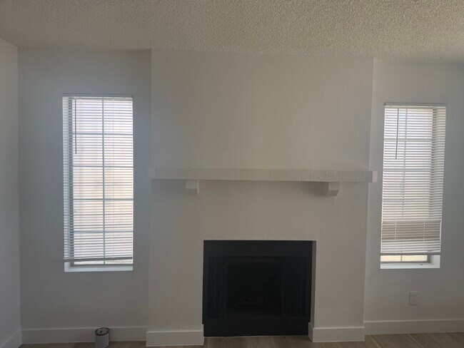 Foto del edificio - 909 Staffordshire Cir