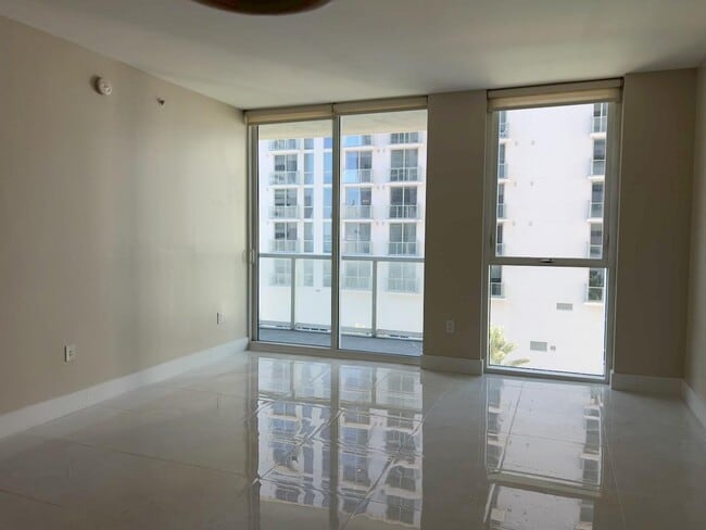 Foto del edificio - 253 NE 2nd St