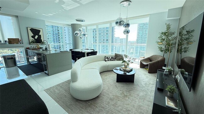 Building Photo - 1080 Brickell Ave