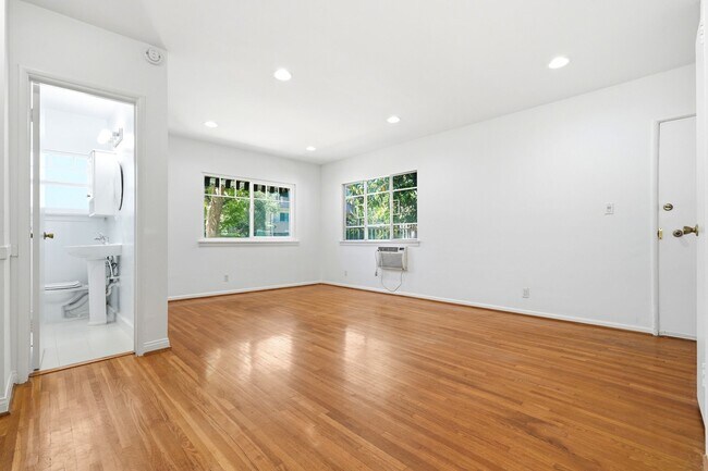 Foto del edificio - 14531 Dickens St