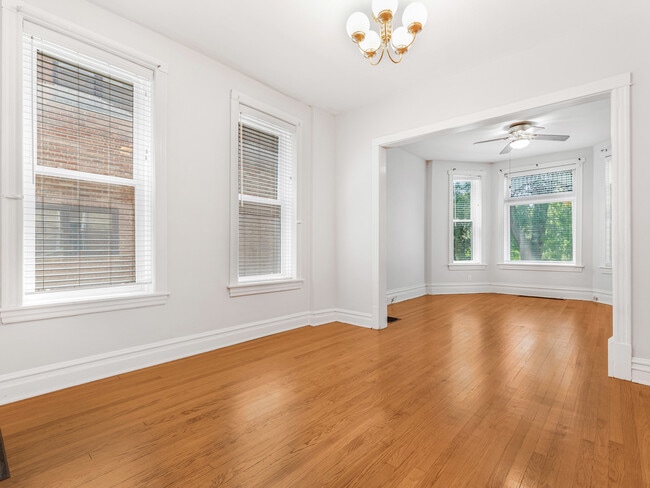 Foto del edificio - 4749 N Long Ave