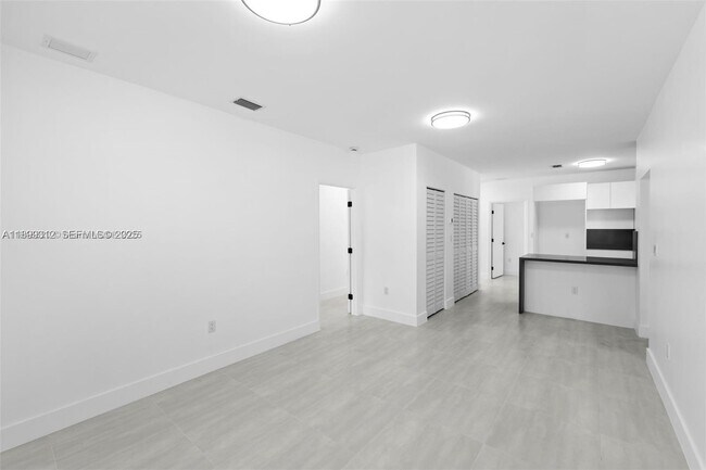 Foto del edificio - 3710 NW 13th Pl