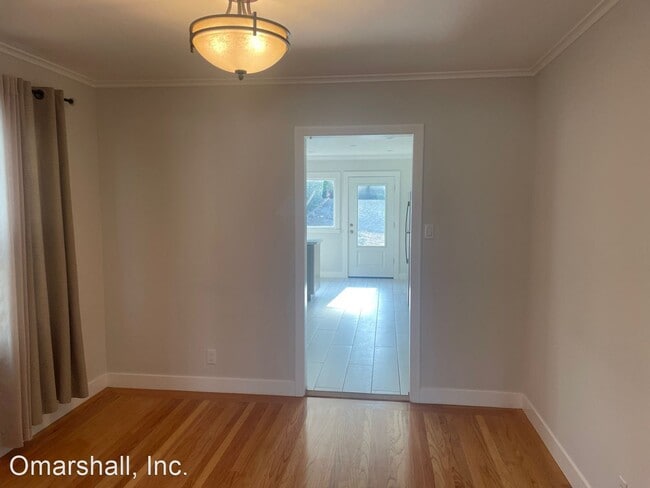 Building Photo - 2 br, 1 bath House - 423 Oak Avenue
