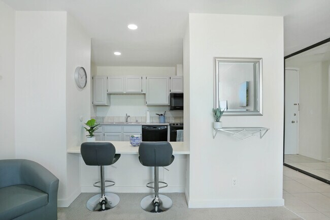 Building Photo - 3050 Rue D’Orleans