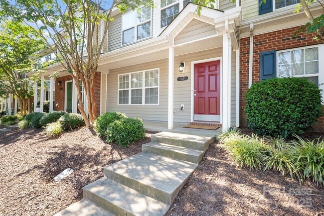 Building Photo - 142 Mangum Cir
