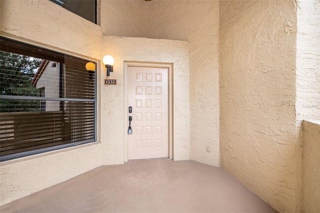 Building Photo - 1232 St Tropez Cir