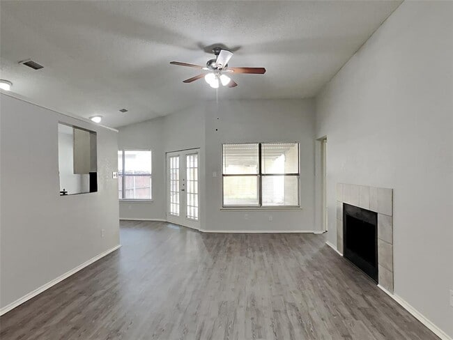 Building Photo - 1201 Hilburn Ct
