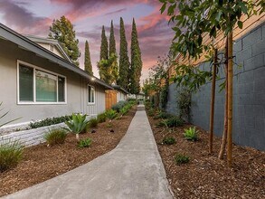 Building Photo - Villas at Anaheim Hills