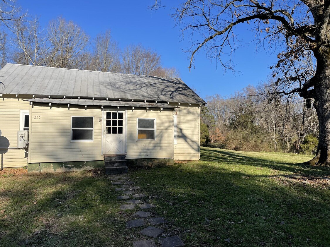 255 Co Rd 422, Athens, TN 37303 House for Rent in Athens, TN