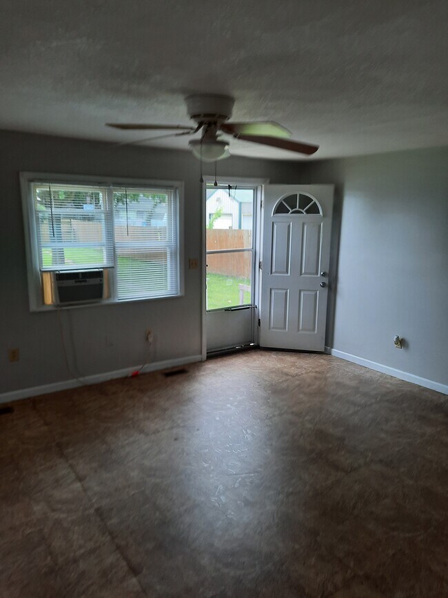 Living area - 237 Logan St