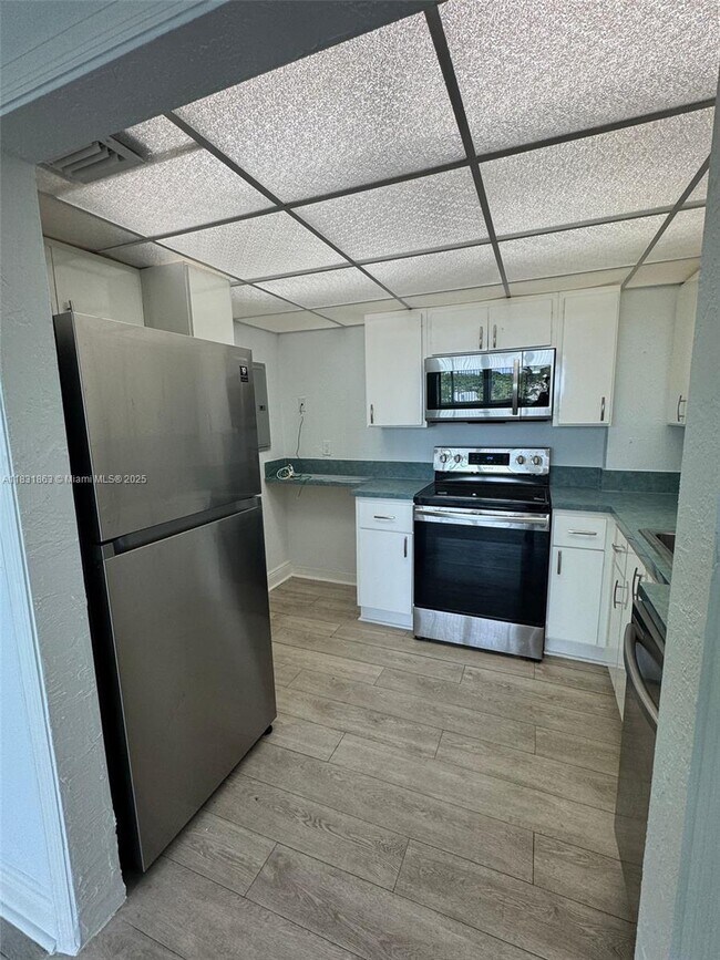 Foto del edificio - 9125 SW 77th Ave