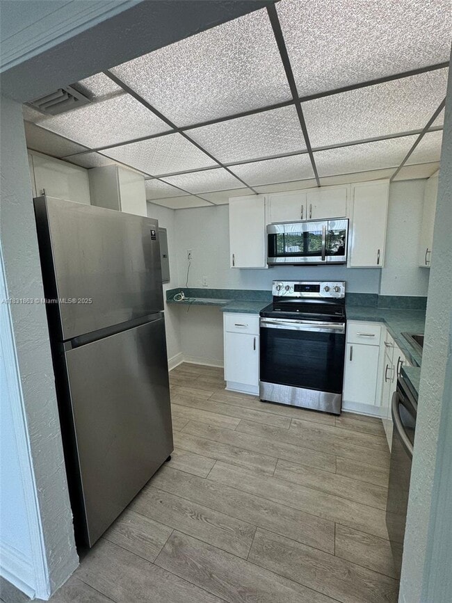 Building Photo - 9125 SW 77th Ave