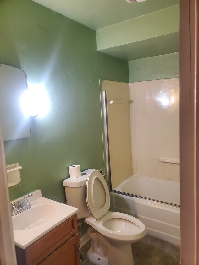 Primary Photo - 1125 Oakgrove Ave