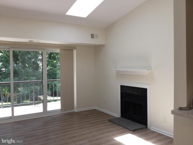 Building Photo - 56 Le Forge Ct