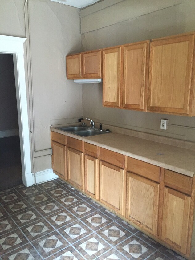 Foto principal - 1 Bedroom with Den 1 Bath on the West Side...