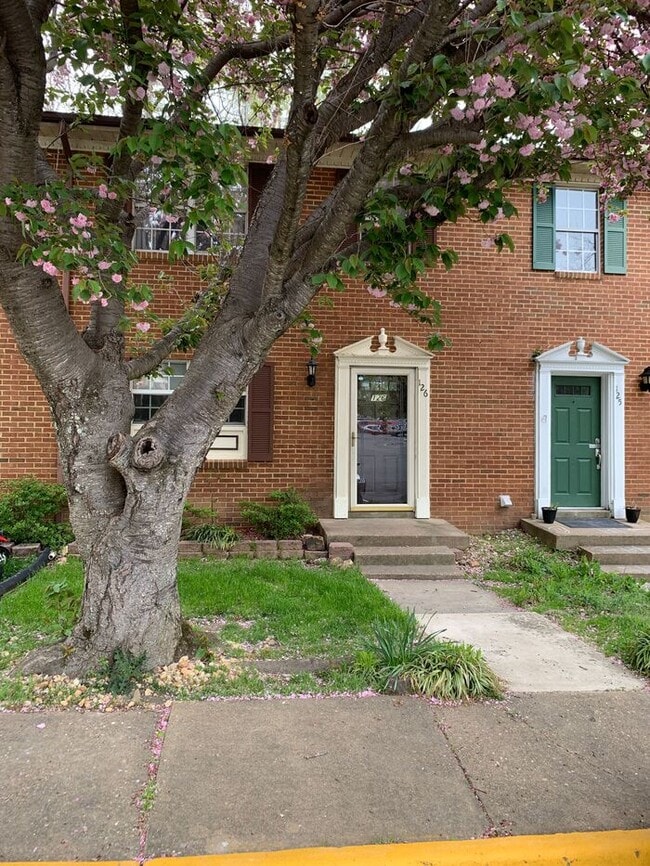 Building Photo - 126 Kings Mill Dr