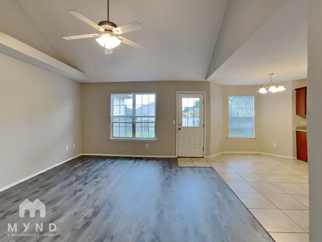 Building Photo - 1147 S Arcadia Ave