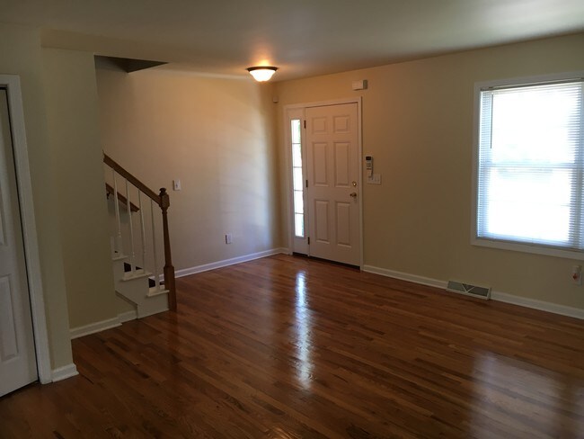 Building Photo - 14 Corning St