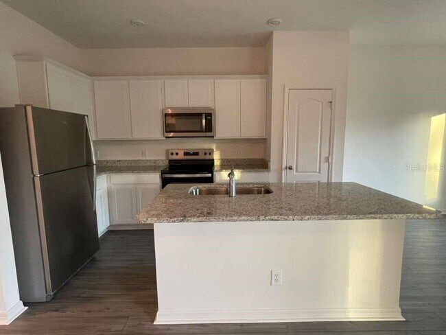 Building Photo - 308 Bass Ct